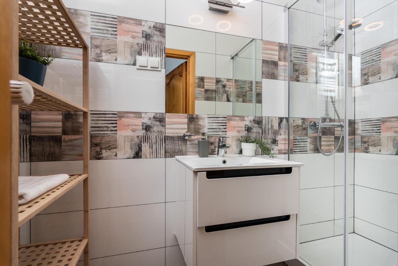 Classy Old Town Apartment - By Upstairs Cracovie Extérieur photo